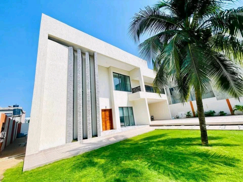 Très belle villa en vente a lome baguida avepozo