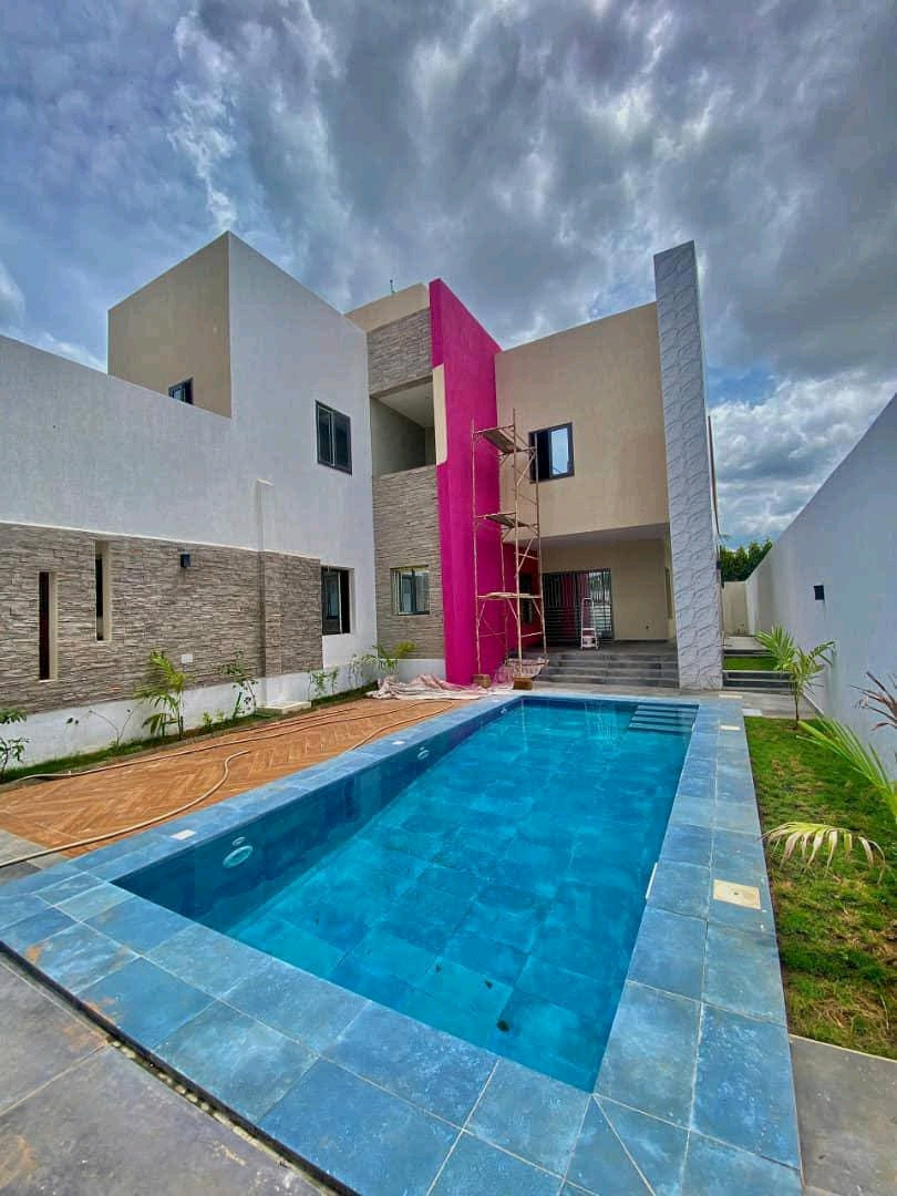 Villa a piscine en vente a Lomé kegué
