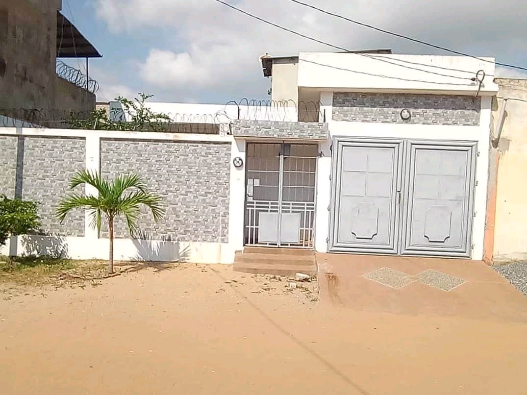 Villa en vente a Lomé baguida avepozo la craie