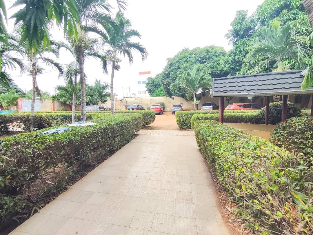 Hôtel en vente a Lomé djidjolé