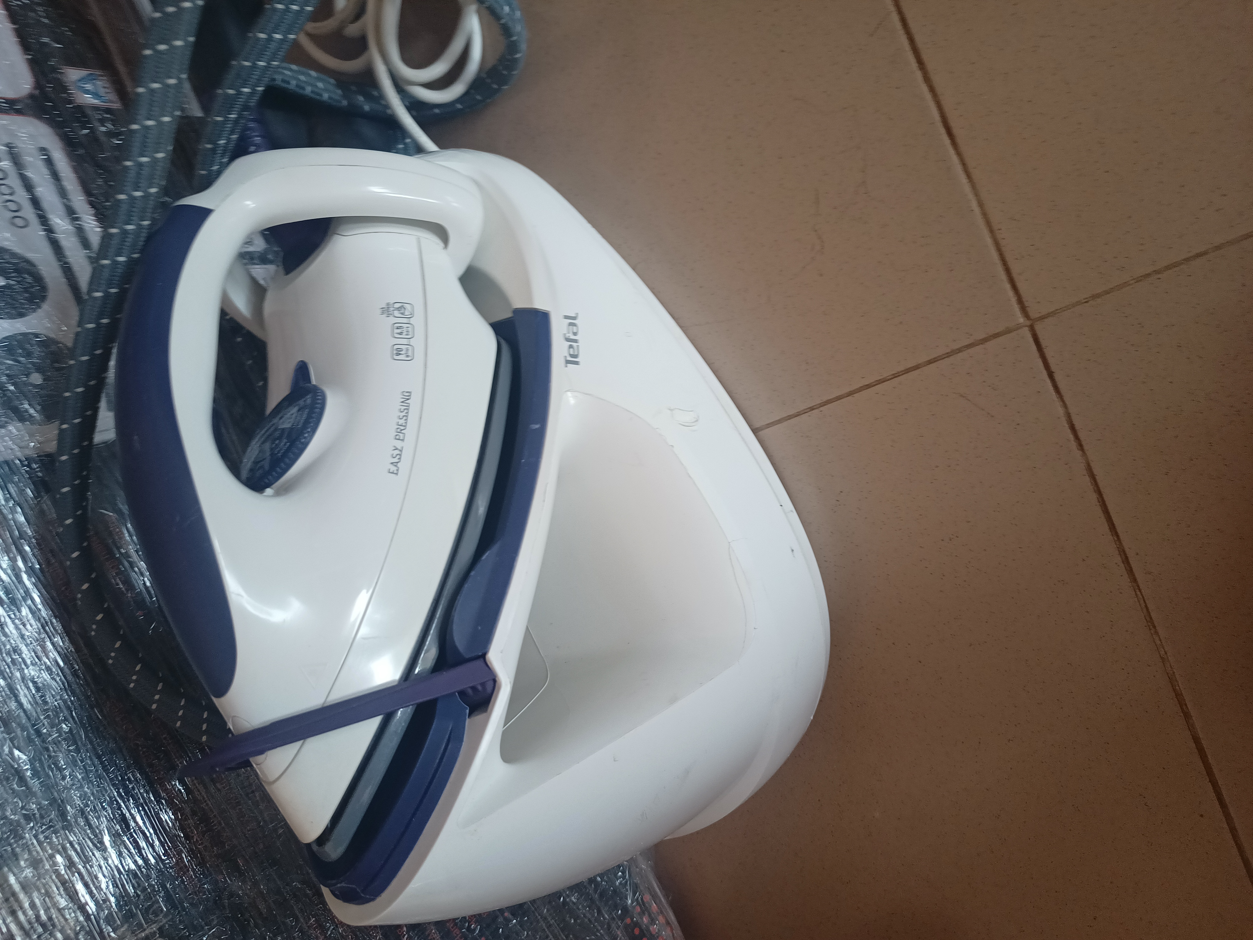 Fer a repasser original venu d Allemagne en vente a Lome