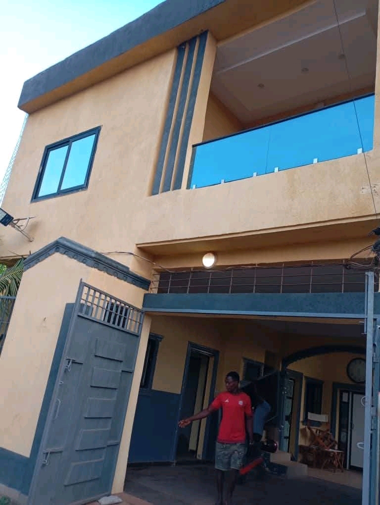 Villa a étage en vente a Lomé agoe apessito