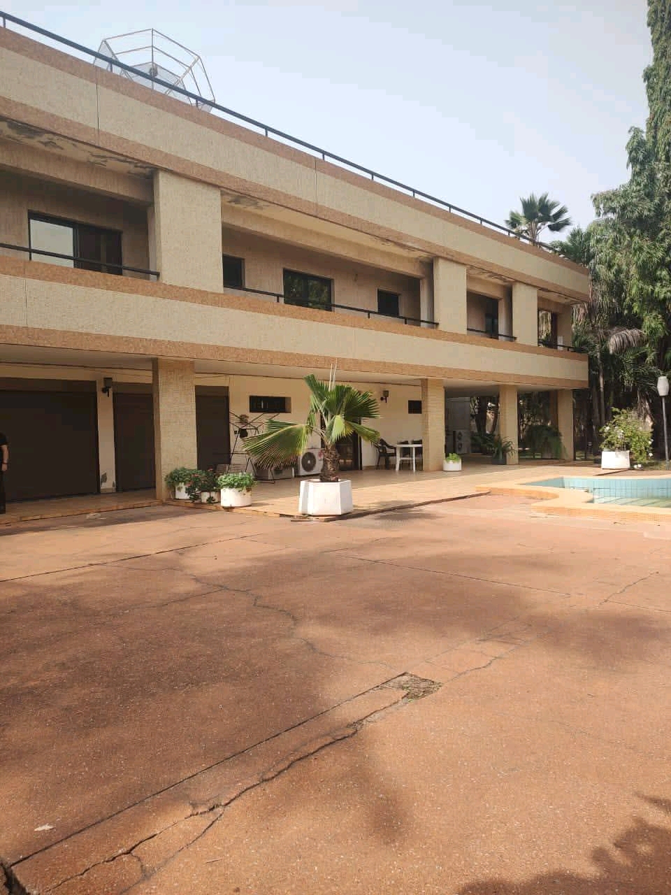 Résidence sur 8 lots en vente a Lomé nukafu novissi