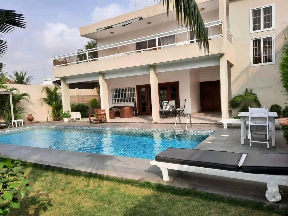 Villa a piscine en vente a lome avepozo