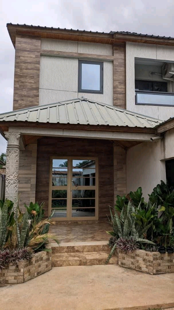 Villa a étage en vente a Lome adidogome atigangomé