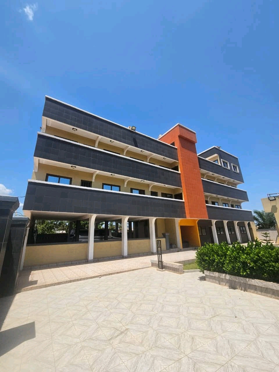 Immeuble en vente a Lomé adetikopé kladjémé