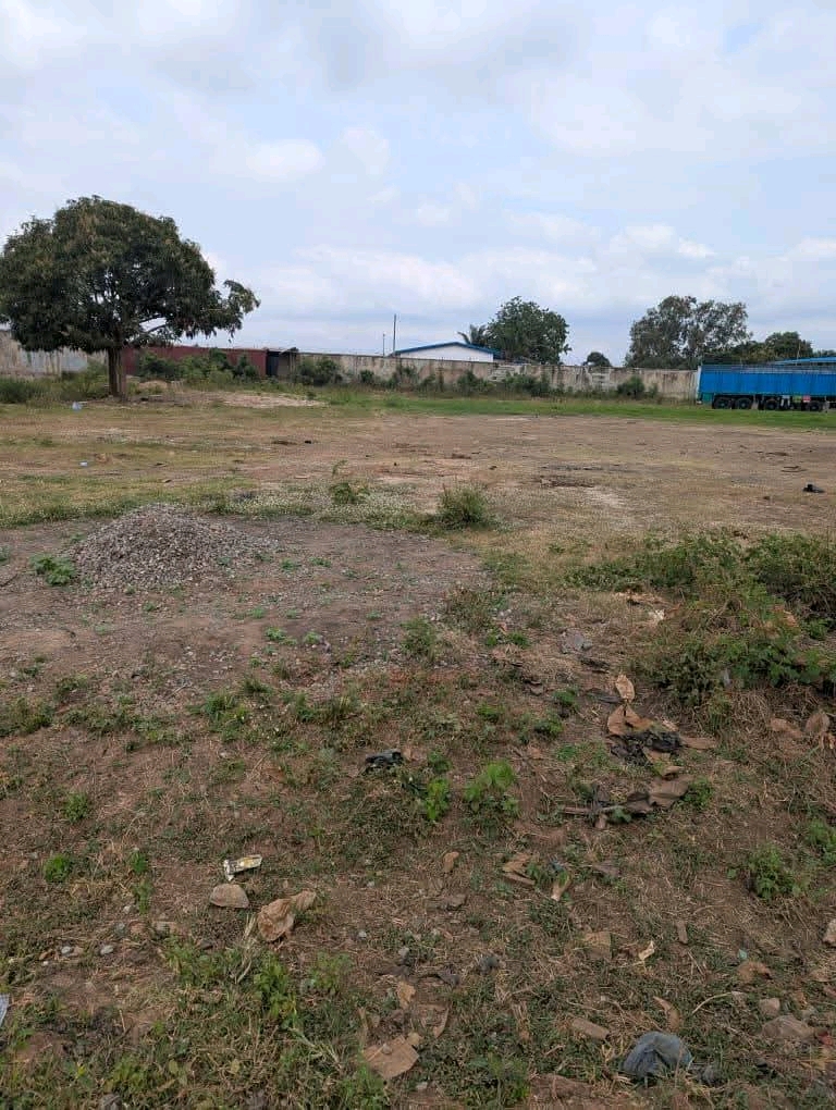 Terrain 8 lots coller en vente a Lome agoe zongo