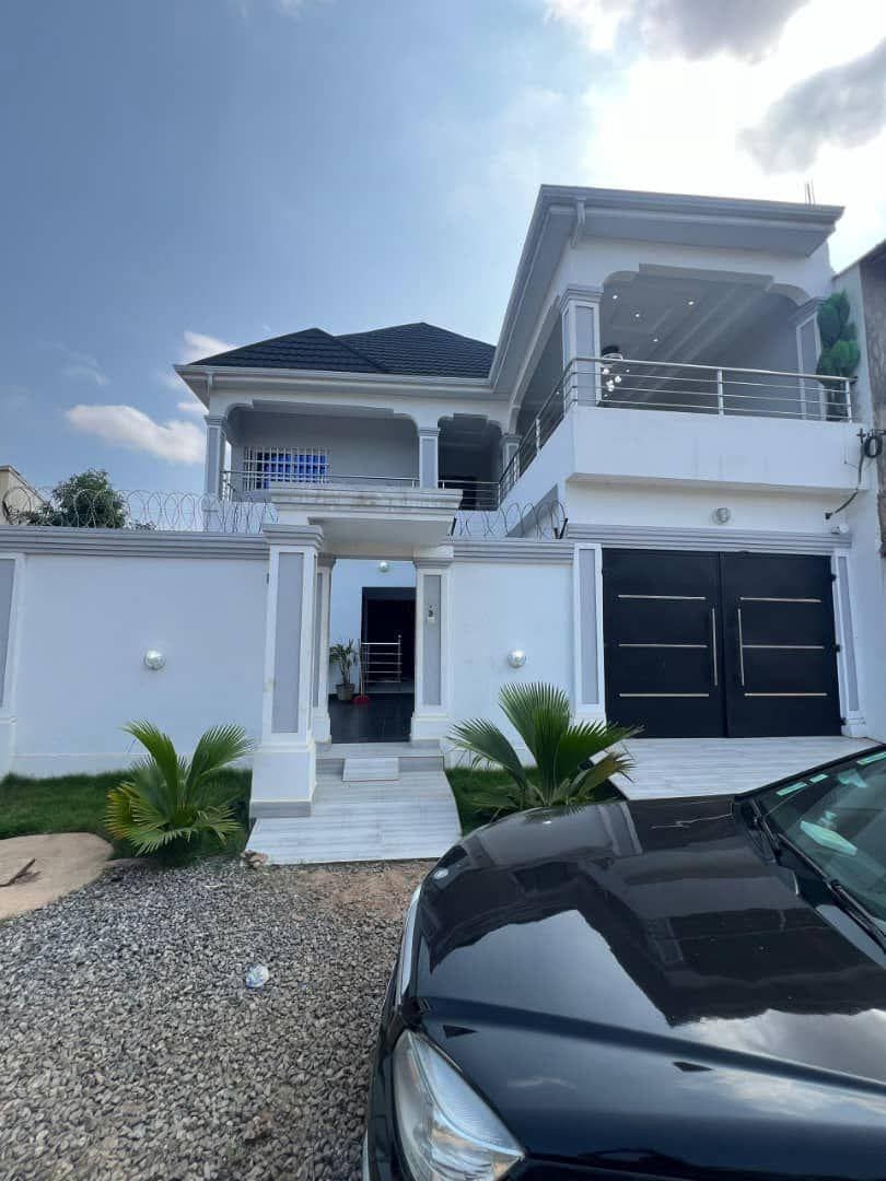 Villa a étage en vente à Lome adidogomé apedokoe
