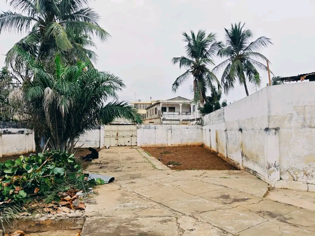Terrain un lot en vente a lomé super taco
