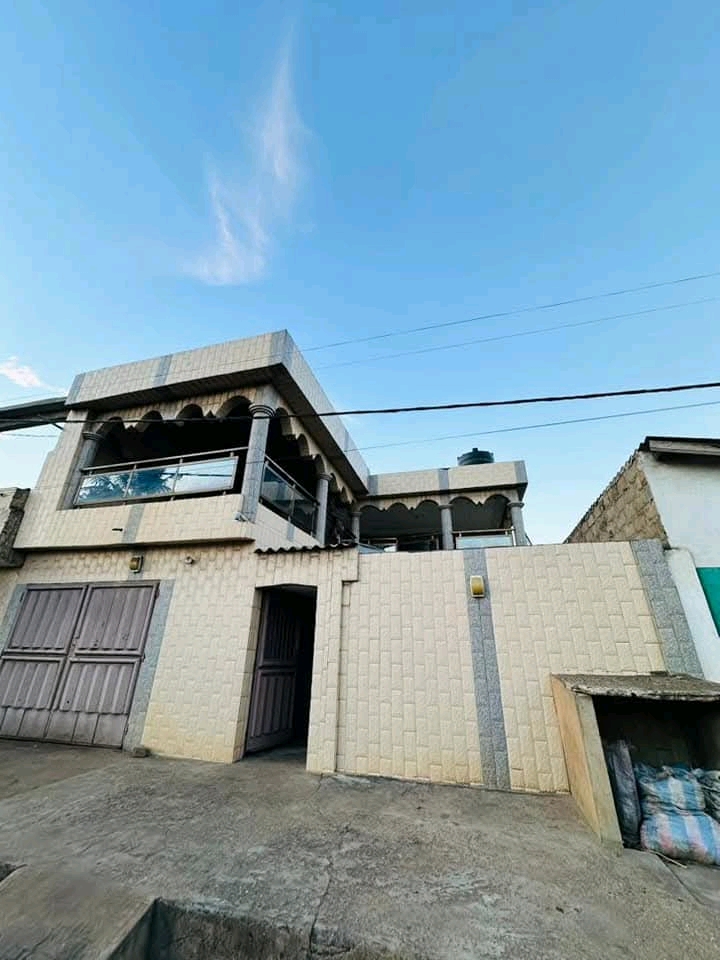 Villa a étage en vente a Lomé attiegou
