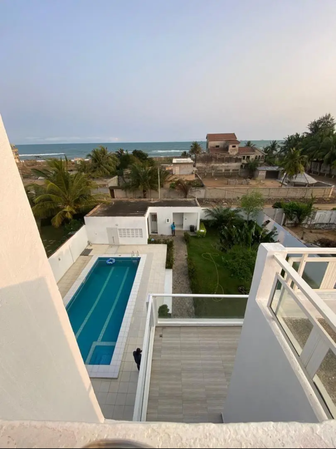 Villa a piscine a louer a lomé baguida côté plage