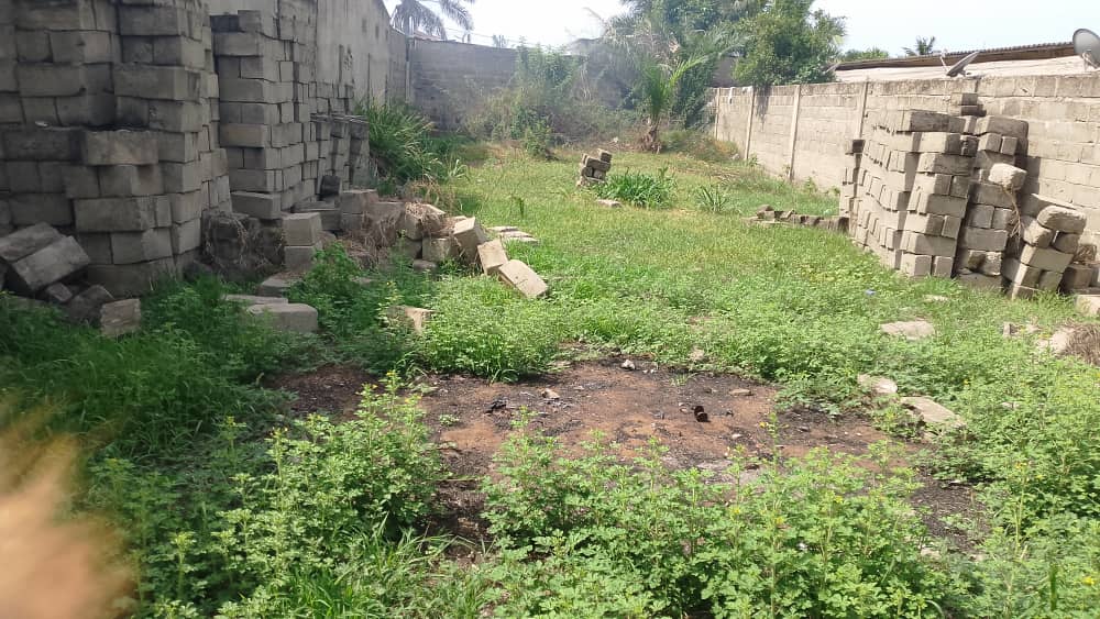 Terrain en vente a Lome baguida